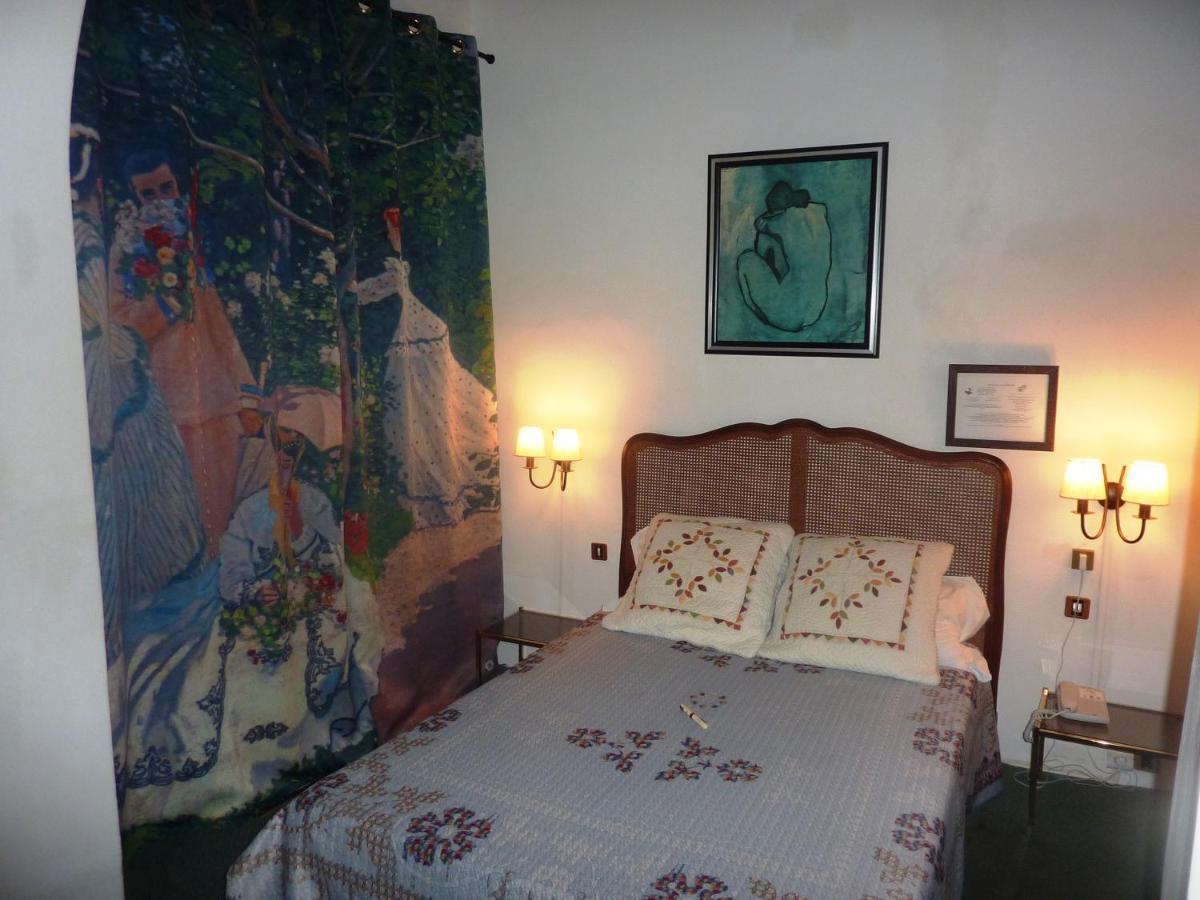 Hotel Du Fiacre Carpentras Rum bild