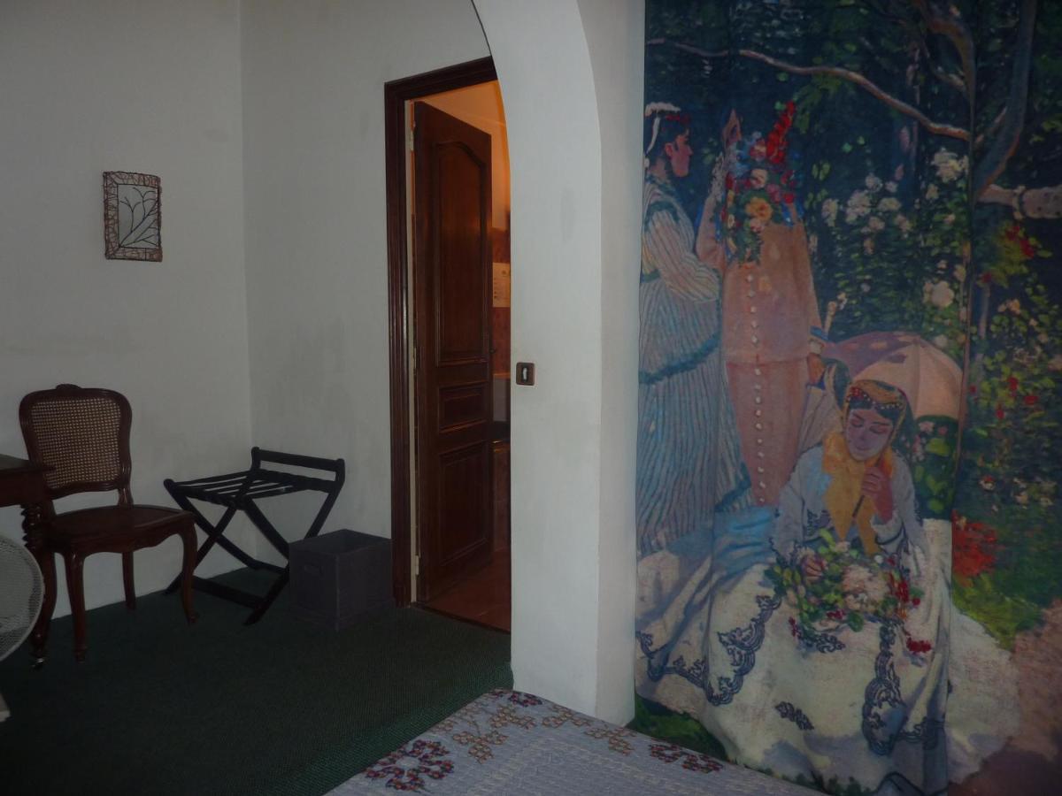 Hotel Du Fiacre Carpentras Rum bild